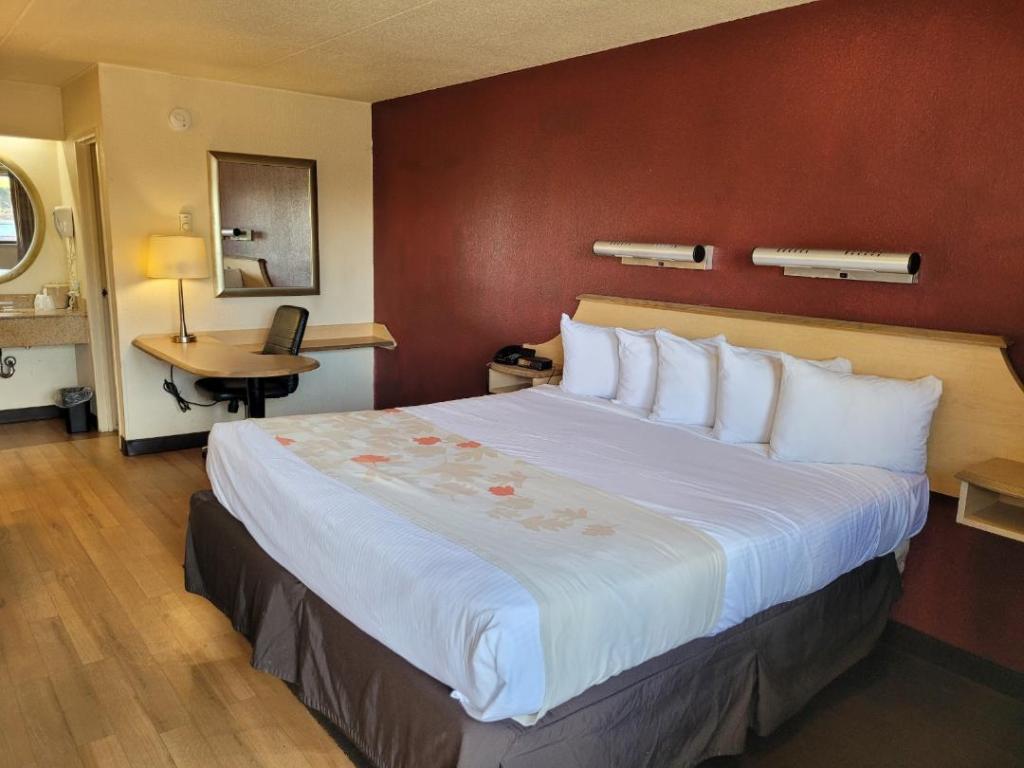 Red Oak Inn Southfield