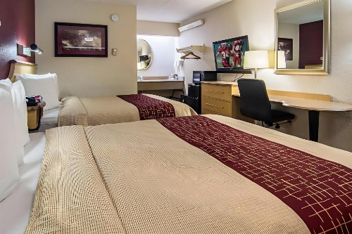 Red Oak Inn Southfield image 7