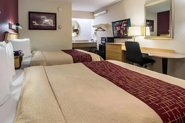 Red Oak Inn Southfield 7